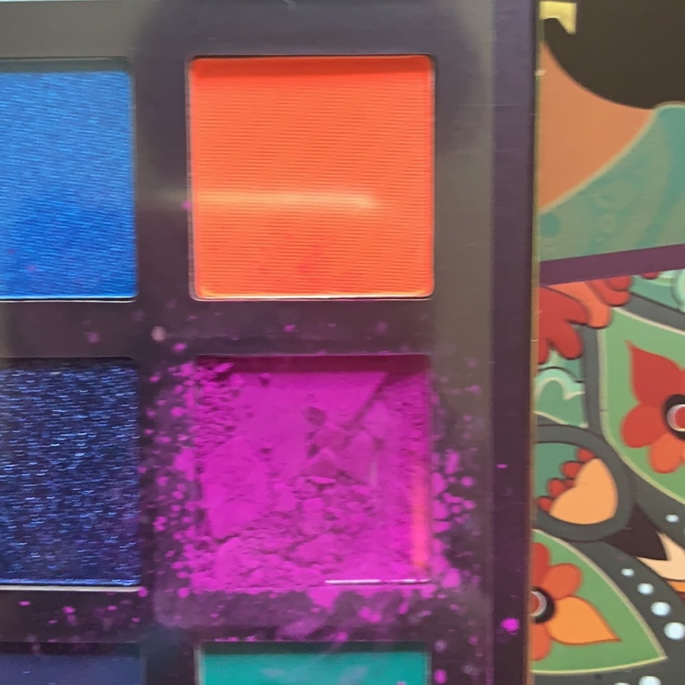 Eyeshadow - Picture 5 of 5